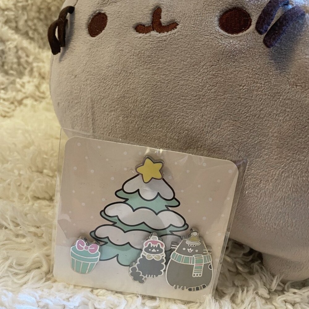 Pusheen Box Exclusive Winter 2017 Holiday 4-Pin Set